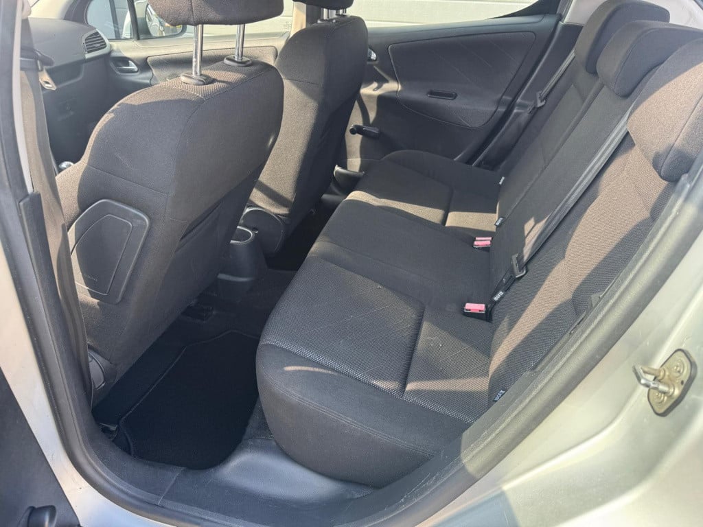 Peugeot 207 1.4-16v xr/130.000/vol jaar apk/airco/carplay