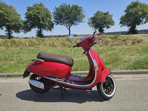 DJJD AVANTGARDE met slechts 2361 km !