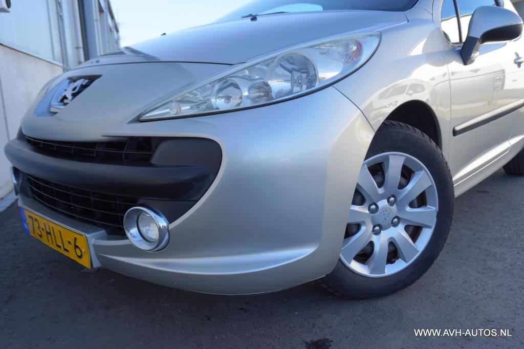 Peugeot 207 1.4 vti look