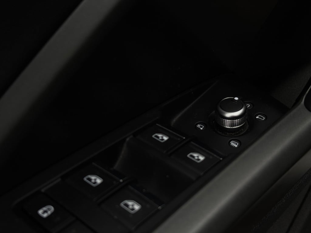 Audi Q3 35 tfsi 3x s-line * keyless * matrix led * carplay