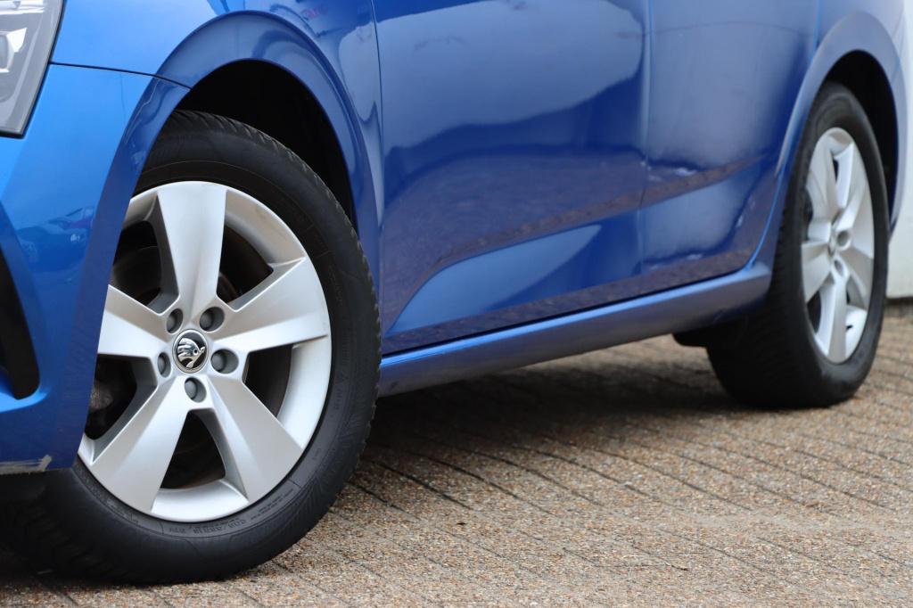 Skoda Scala 1.0 tsi sport business