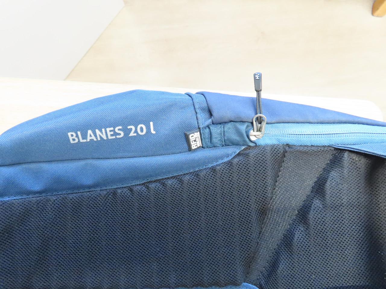 Rugzak Blanes 20 liter €.25,00 Kleur: Blauw afmetingen: 25 x 16 x 46 cm