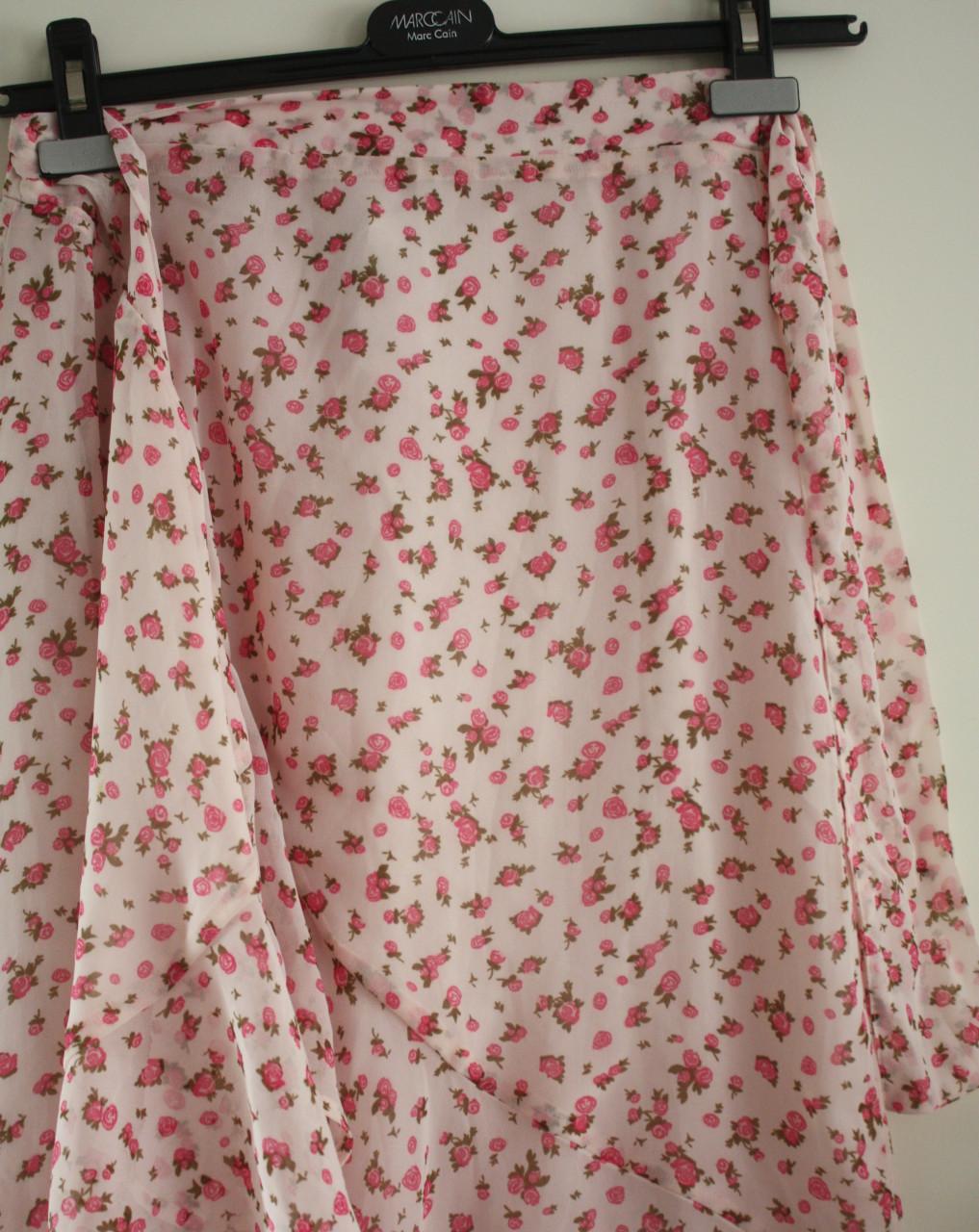 Lichtroze rok  met bloemen print maat m