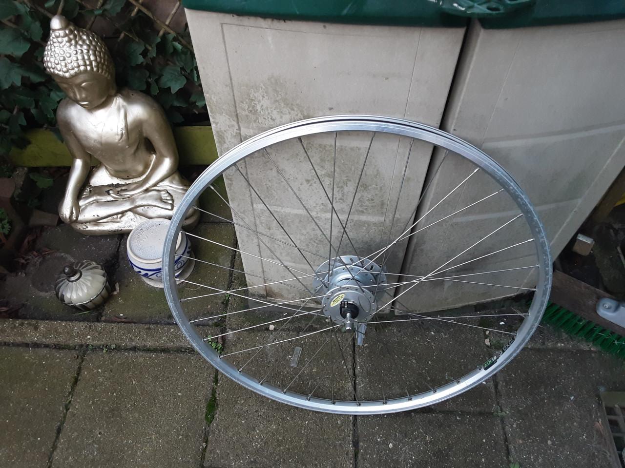 28 inch nexus voorwiel, naafdynamo, rollerbrake rem