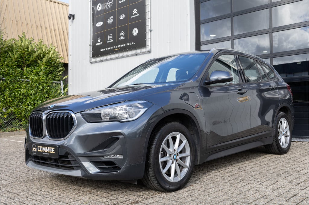 BMW X1 xdrive25e ✅trekhaak✅nav✅cc
