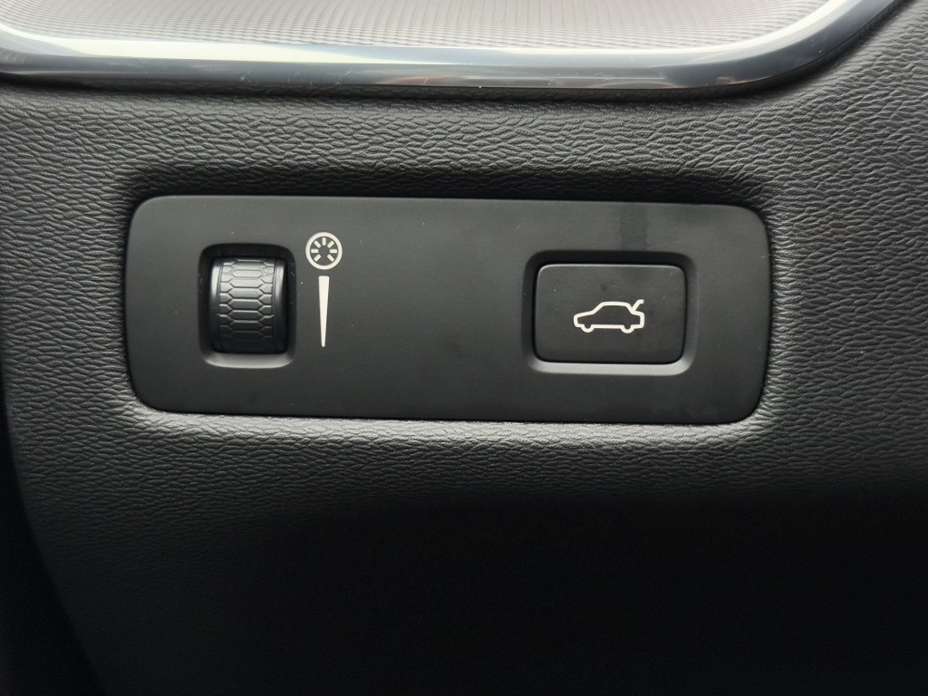 Volvo XC60 b5 264pk r-design| panodak| adap.cruise| 360camera| h&k sound