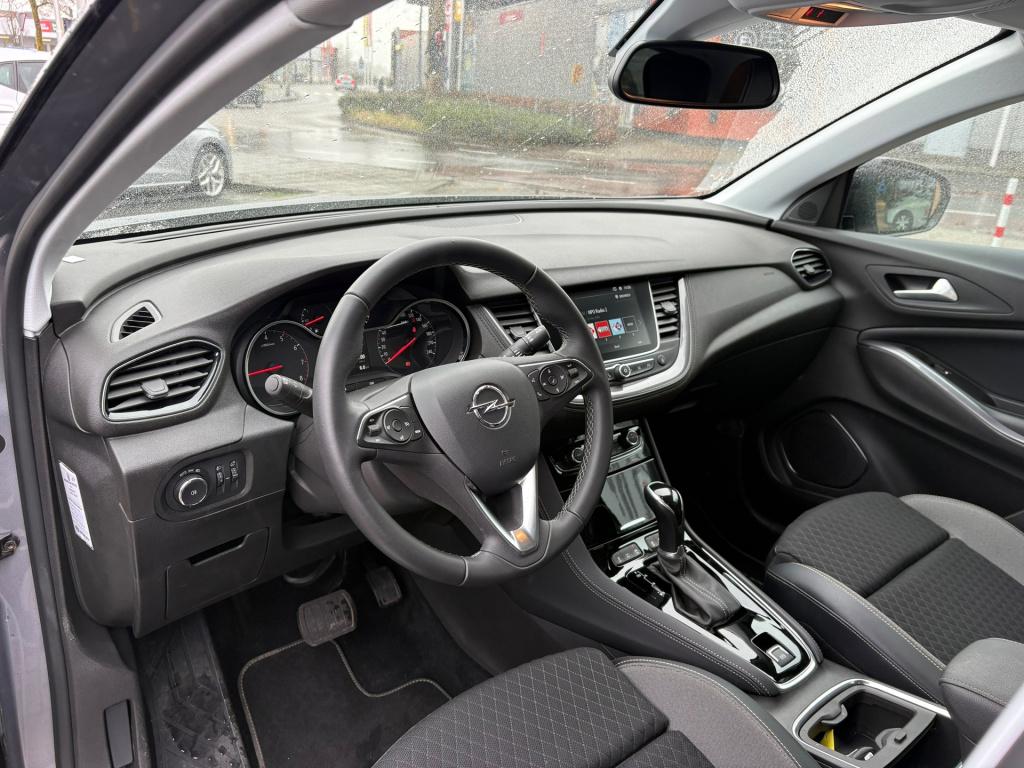 Opel Grandland X 1.2 turbo business executive