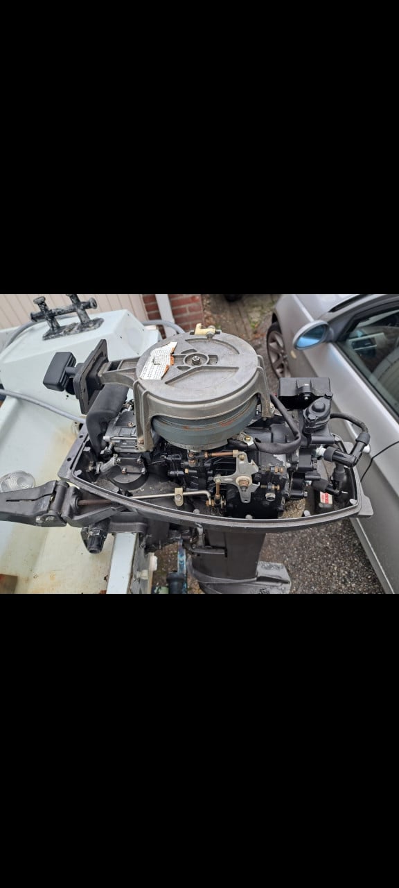 Sloep met trailer en motor