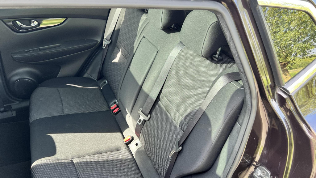 Nissan Qashqai 1.2 connect edition