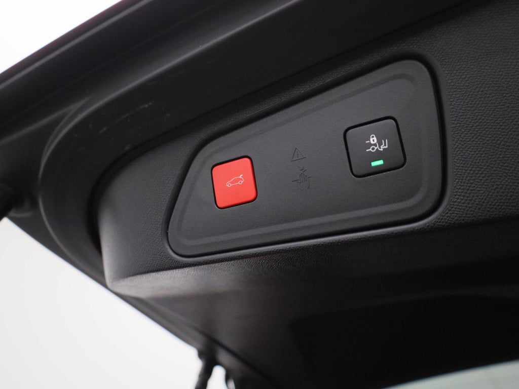 Peugeot 3008 1.6 hybrid 225 gt pack business | automaat | leder | trekhaak 