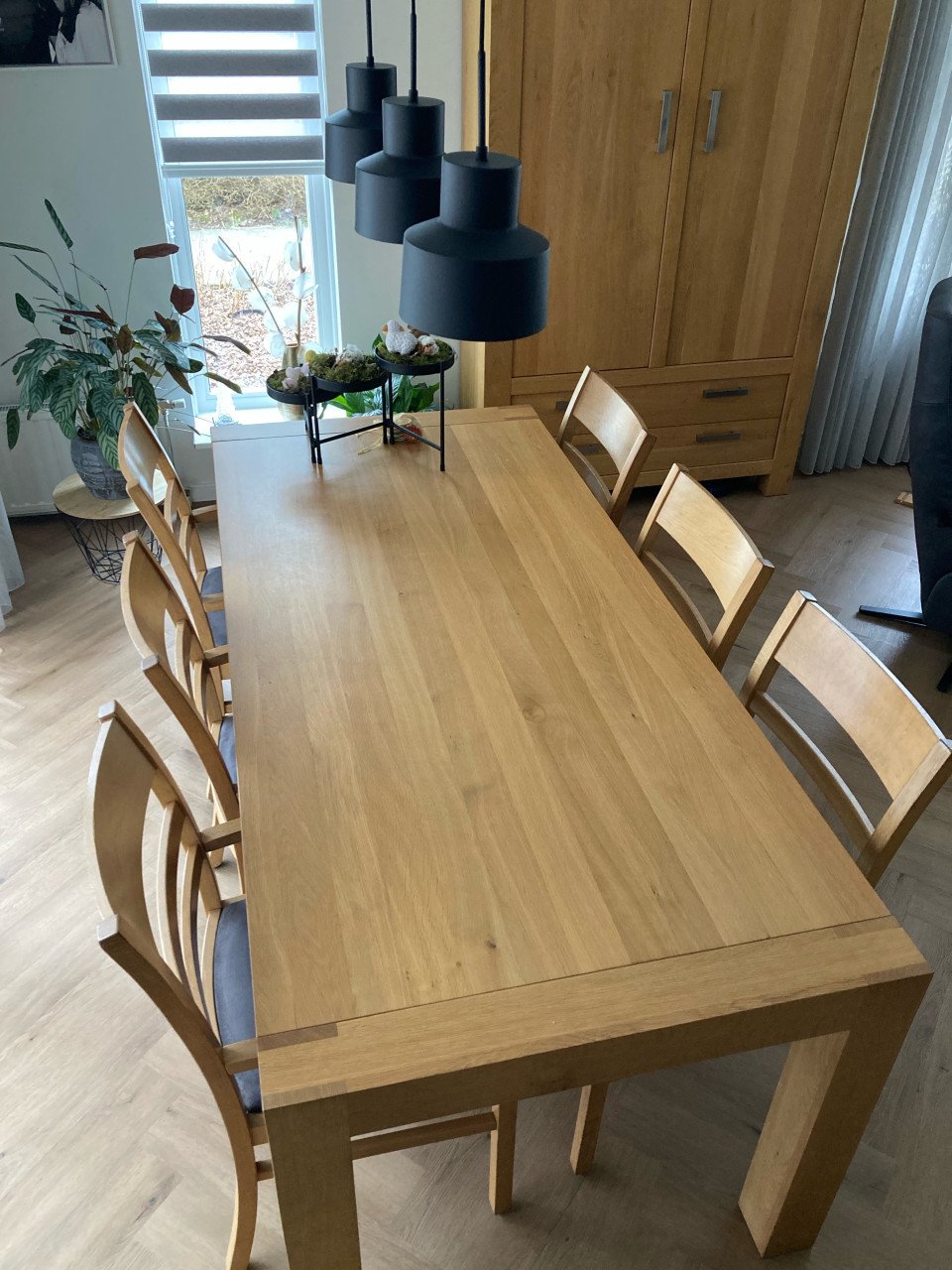 Eethoek met 6 stoelen, eikenhout.