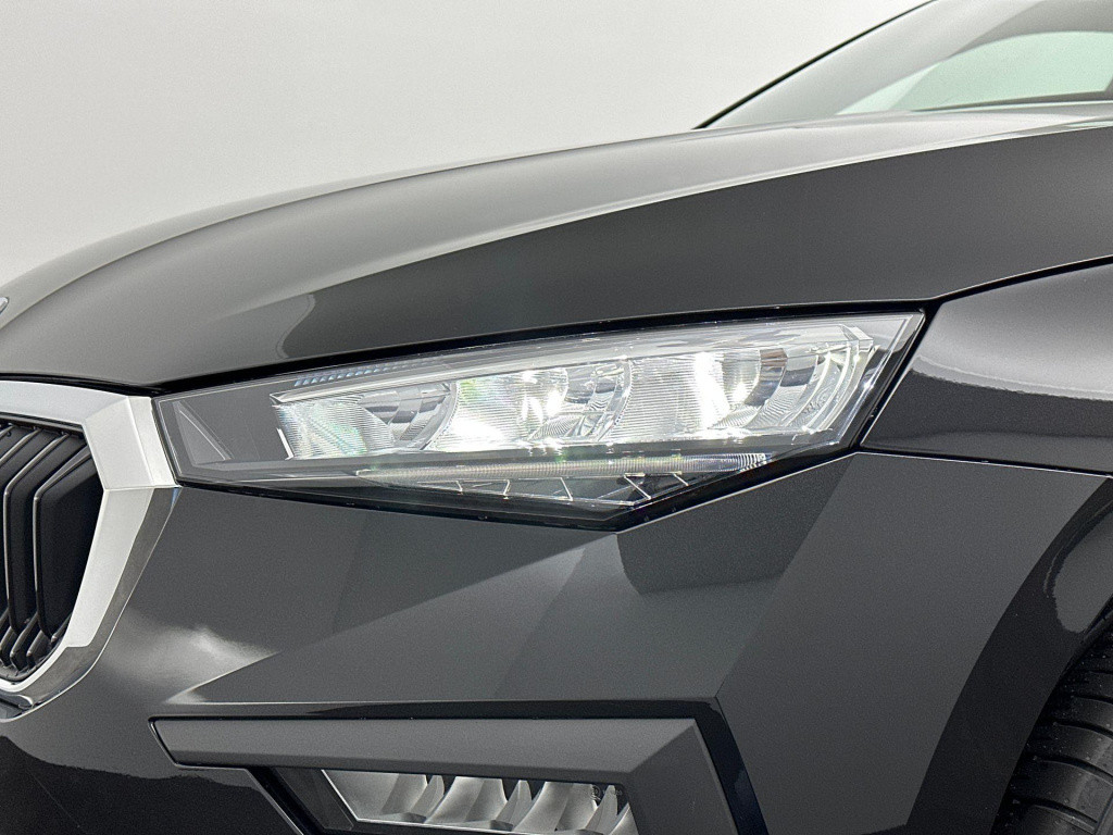 Skoda Scala 1.0 tsi business edition - travel assist