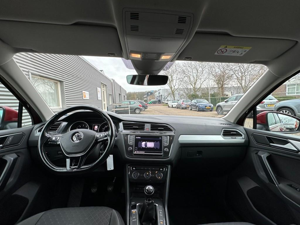 Volkswagen Tiguan 1.4 tsi comfortline wegklapbare trekhaak 1e eigenaar pdc