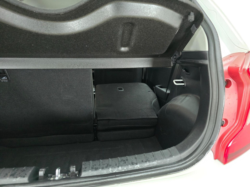 Kia Picanto occasion dealer auto met sportvelgen en bluetooth audio | tweed