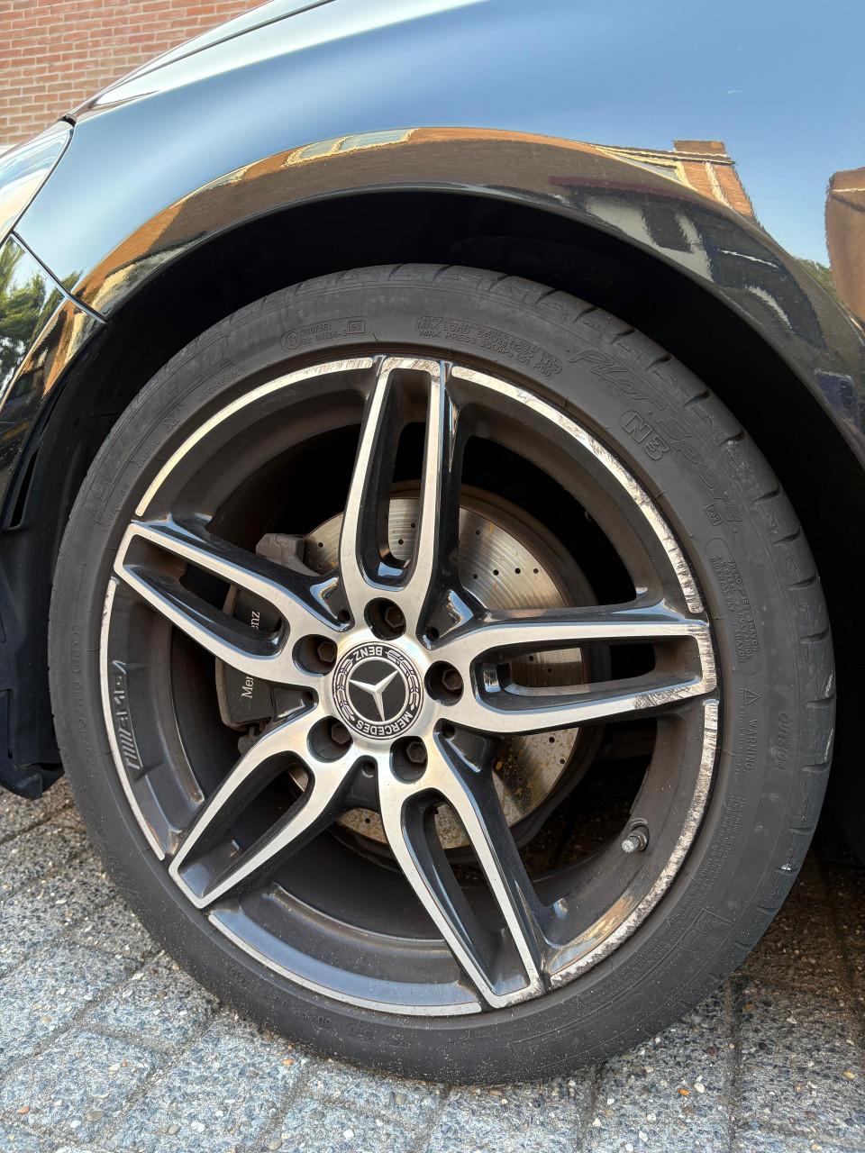Originele Mercedes velgen + continental banden 18 inch