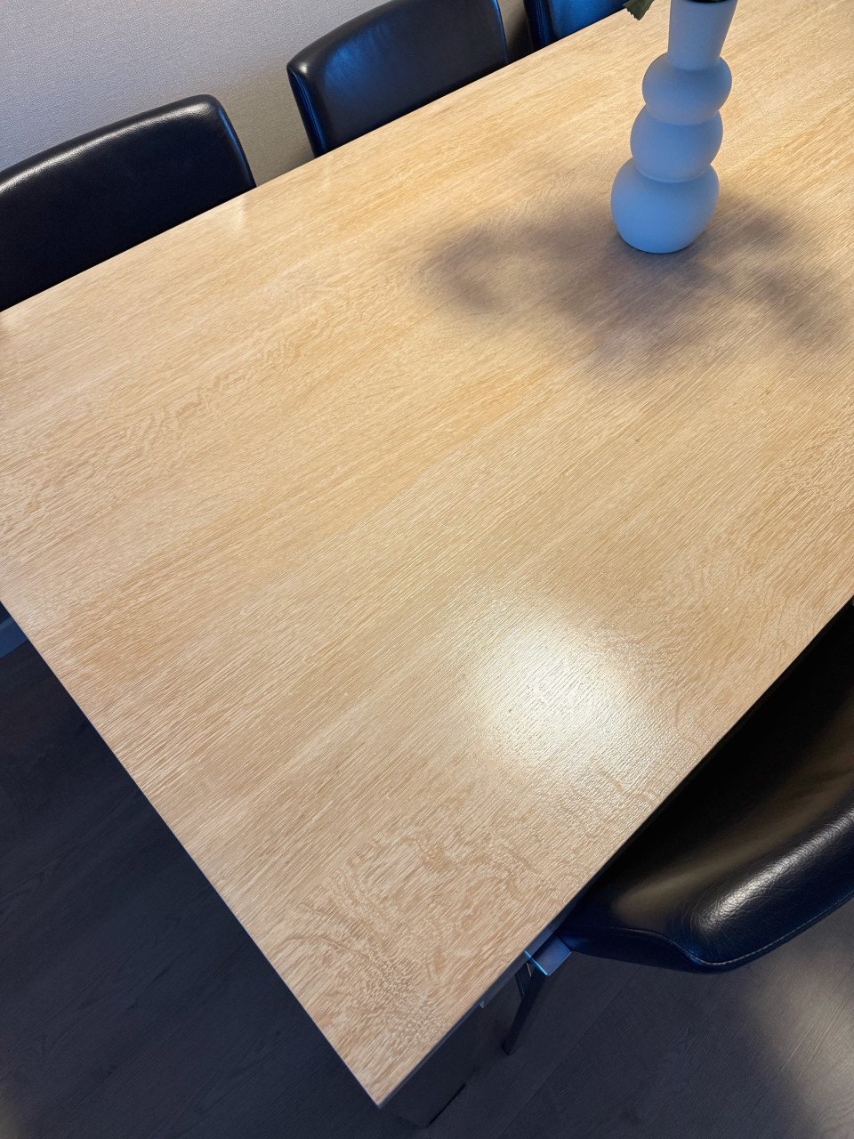 Tafel en stoelen