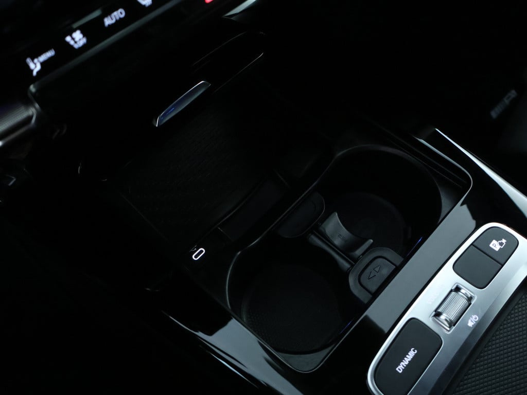 Mercedes-Benz Cla 250 e amg plug-in hybride | dodehoek detector | elektrisc