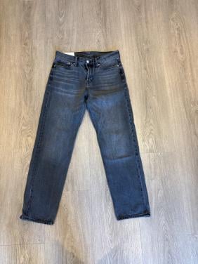 Spijkerbroek maat 30-32.