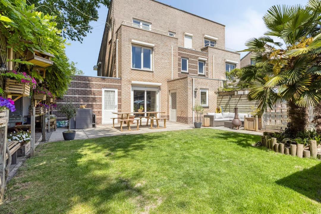 Hoekwoning Goes Oost te koop met ruime oprit, garage en 4 slaapkamers