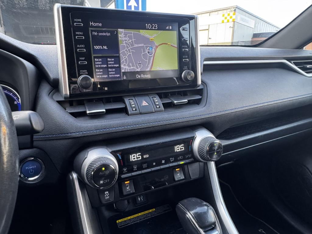 Toyota Rav4 2.5 hybrid style | navigatie | trekhaak | bi-tone |
