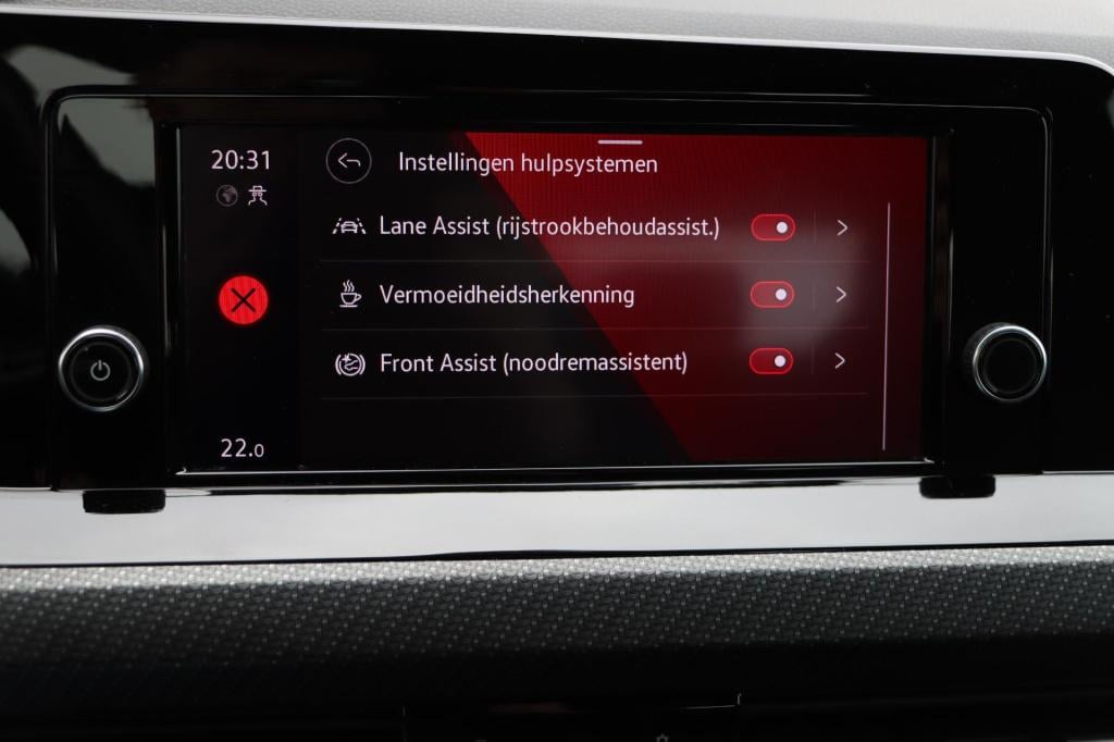 Volkswagen Golf 1.5 etsi r-line dsg7 130pk