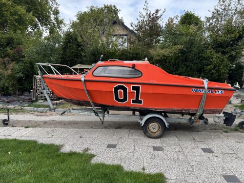 Kajuitboot met kanteltrailer en buitenboordmotor (4-takt, 10 pk)