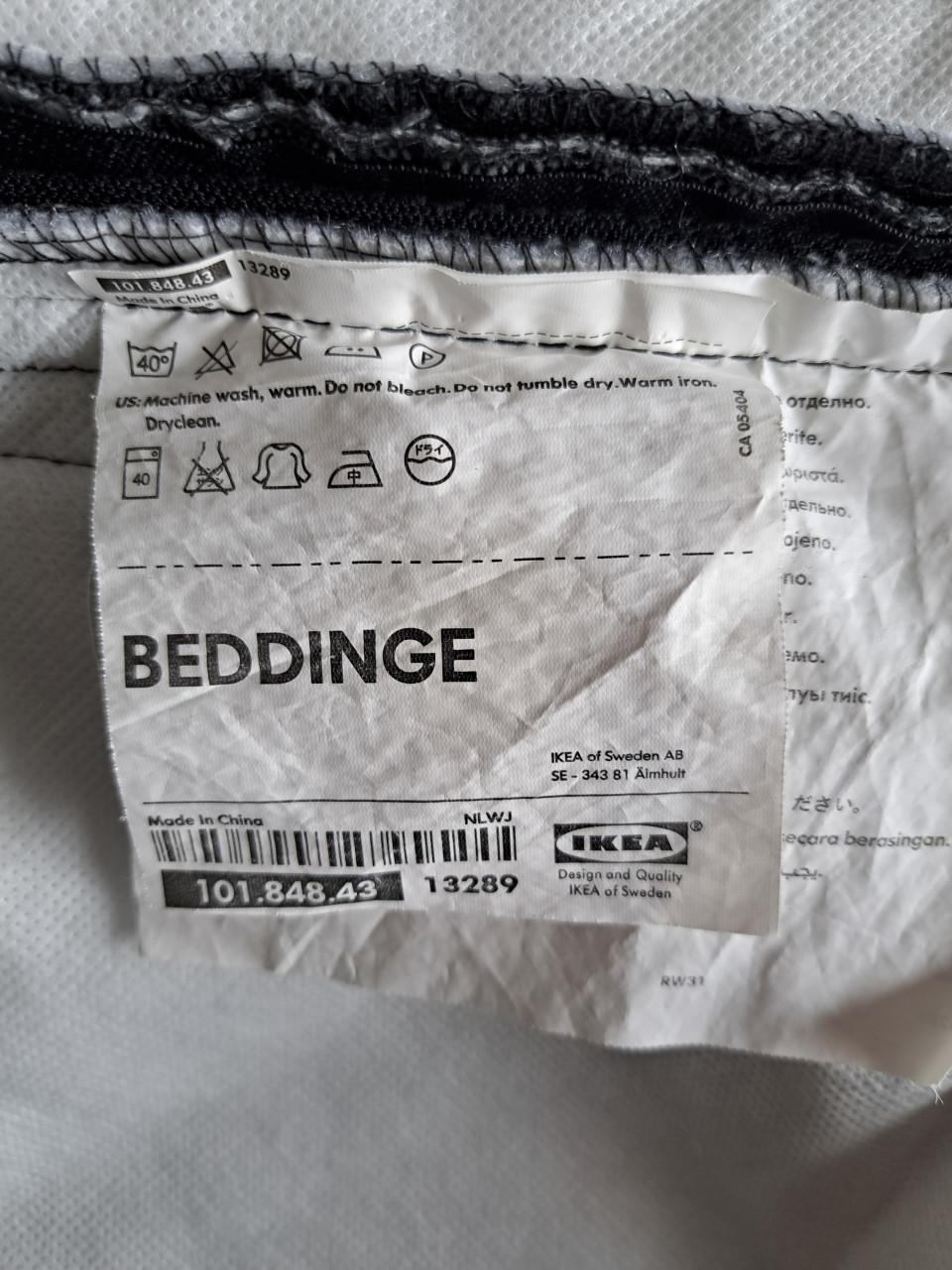 BEDDINGE - IKEA - gewatteerde  antraciet grijze 3-zits slaapbankhoes