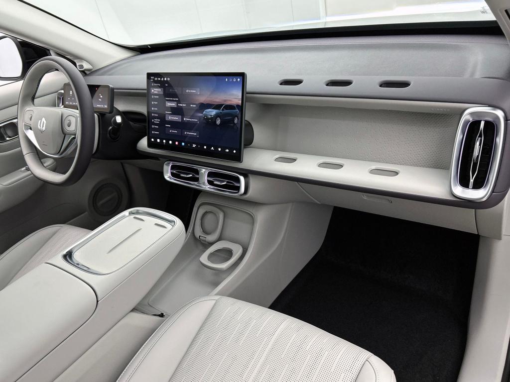 Leapmotor B10 design pro max hybrid ev 18.8 kwh | voorraad ! | light grey i