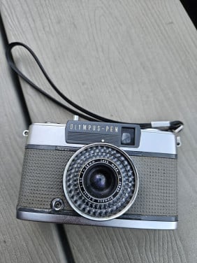 Mooie werkende vintage Olympus pen EE 2 camera 35 mm....