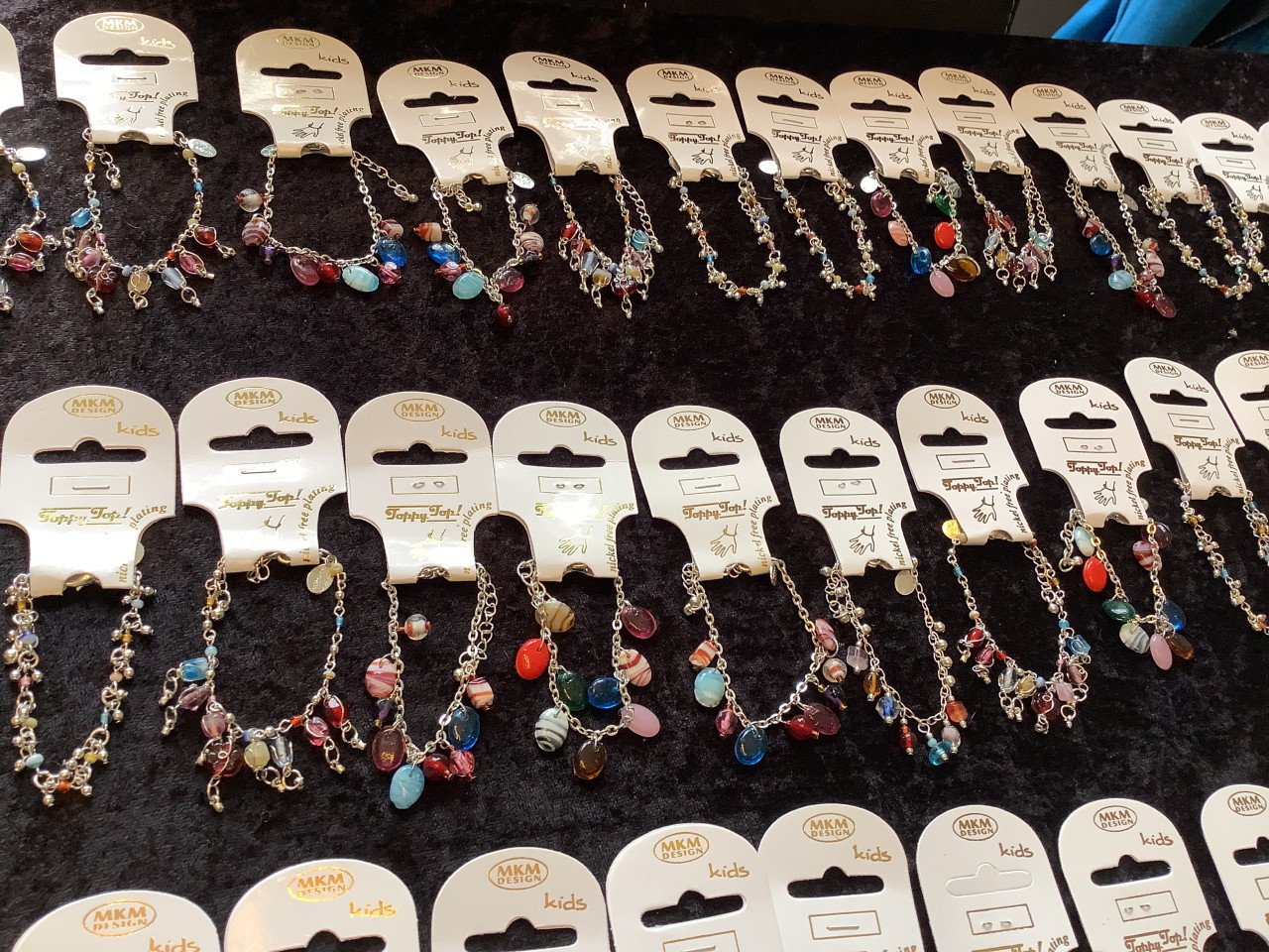 Partij leuke kinder armbandjes. (Partij 138)