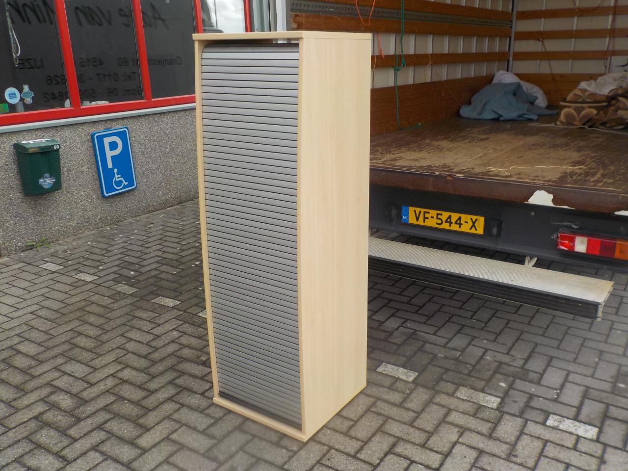 Roldeurkast in zeer goede staat