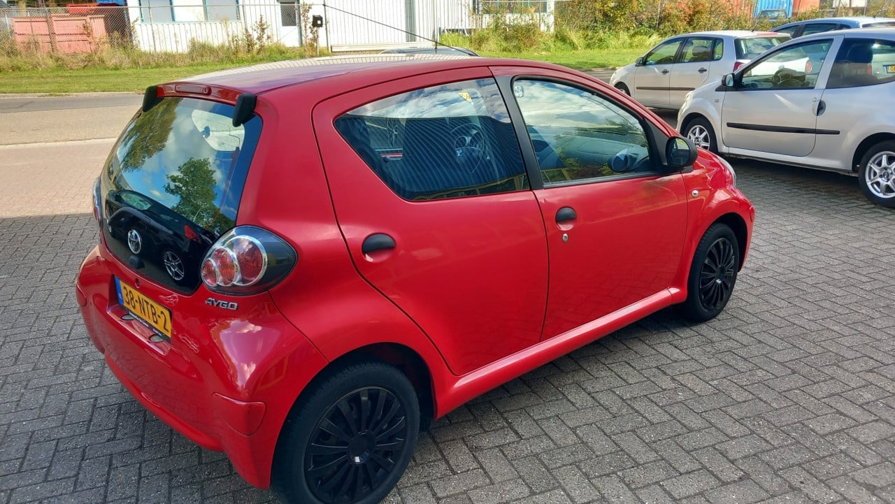 Toyota Aygo  1.0 12v Access 5deurs bj:2010 airco apk 9-2026 !!!