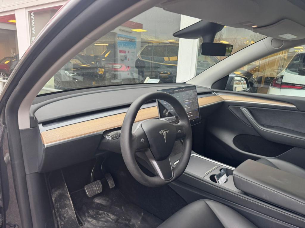 Tesla Model Y long range awd 75 kwh