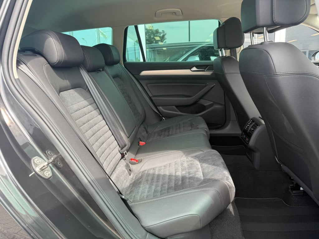 Volkswagen Passat variant 1.5 tsi highline