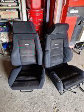 Twee RECARO stoelen zwart