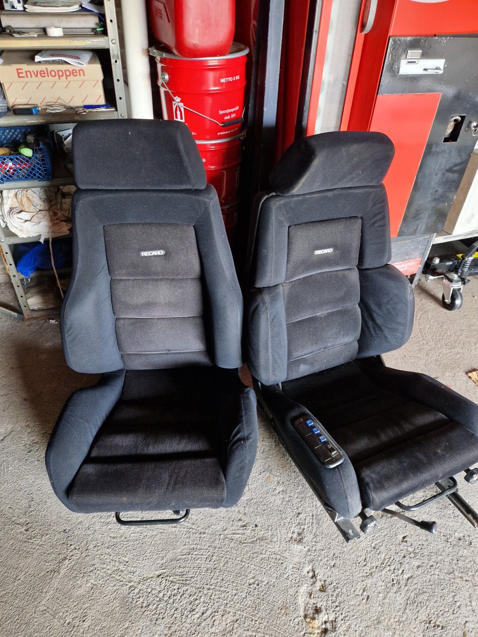 Twee RECARO stoelen zwart