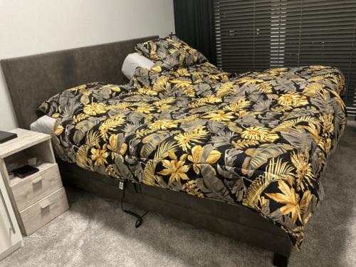 Boxspring 180 x 200 cm elektrisch verstelbaar