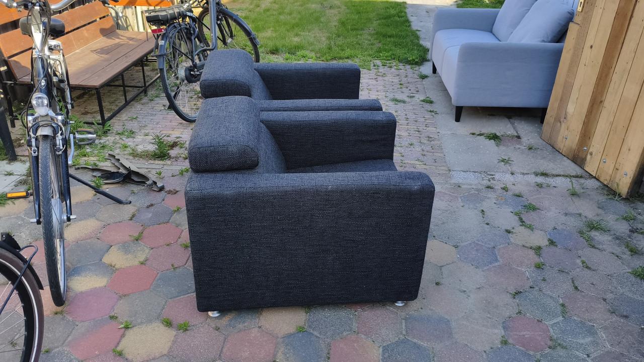 2 antraciete stoelen