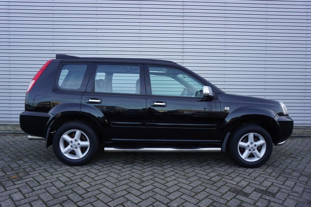 Nissan X-Trail 2.5 sport outdoor airco / navi / cruise / stoelverw. / pano