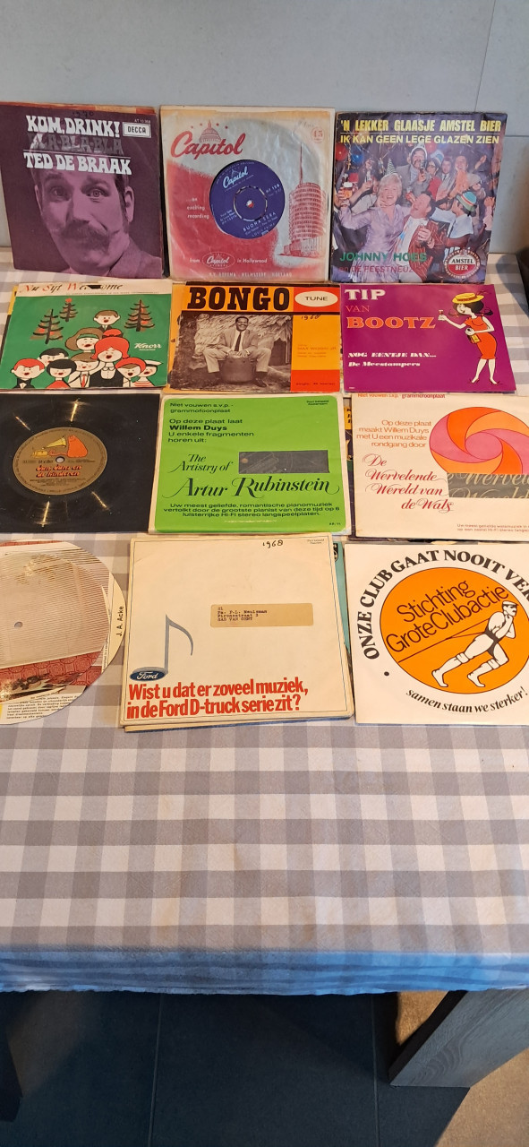 Cd's, Lp's, en (reclame) singeltjes. Deel 1