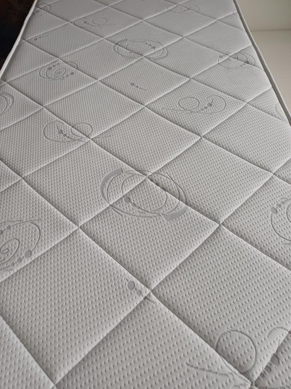 Wit leren boxspring 2- personen