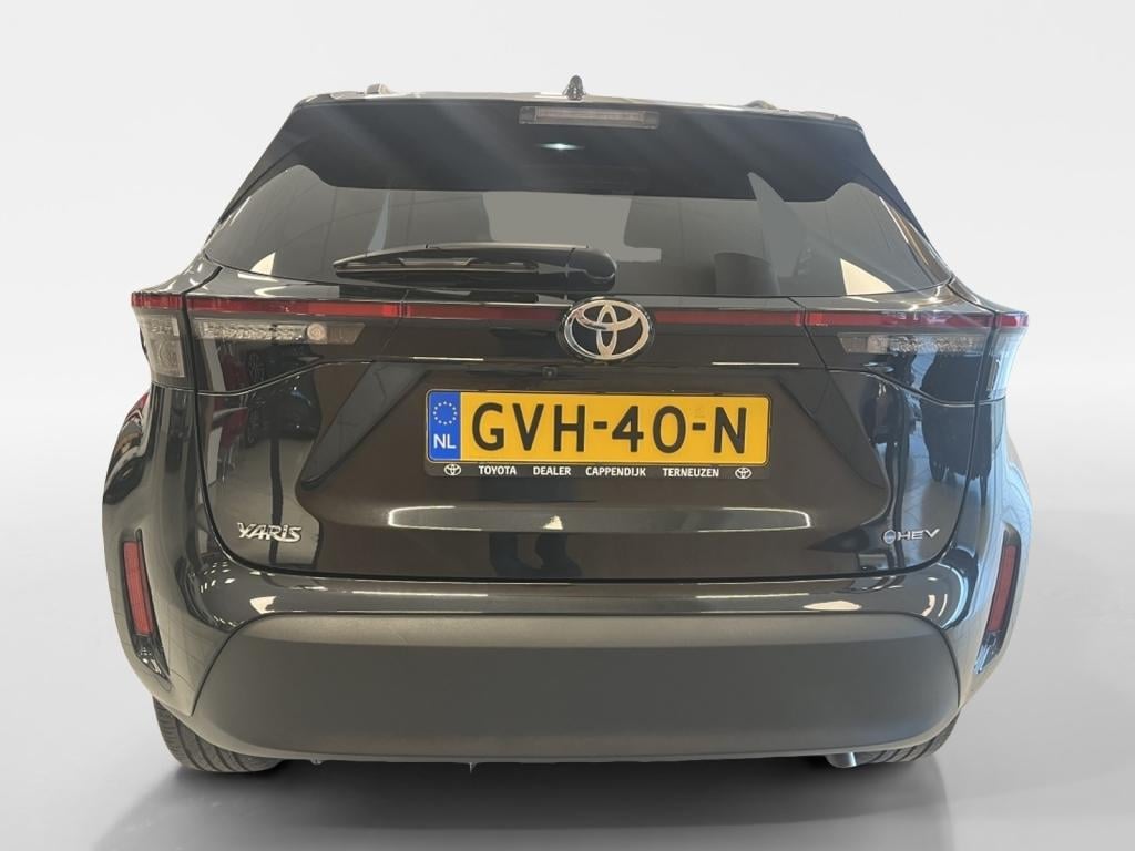 Toyota Yaris Cross 1.5 hybrid 115 first