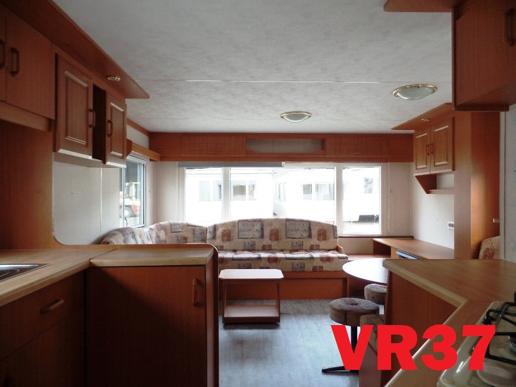 Goed onderhouden Arronbrook stacaravans met gezellig interieur en 2 slk