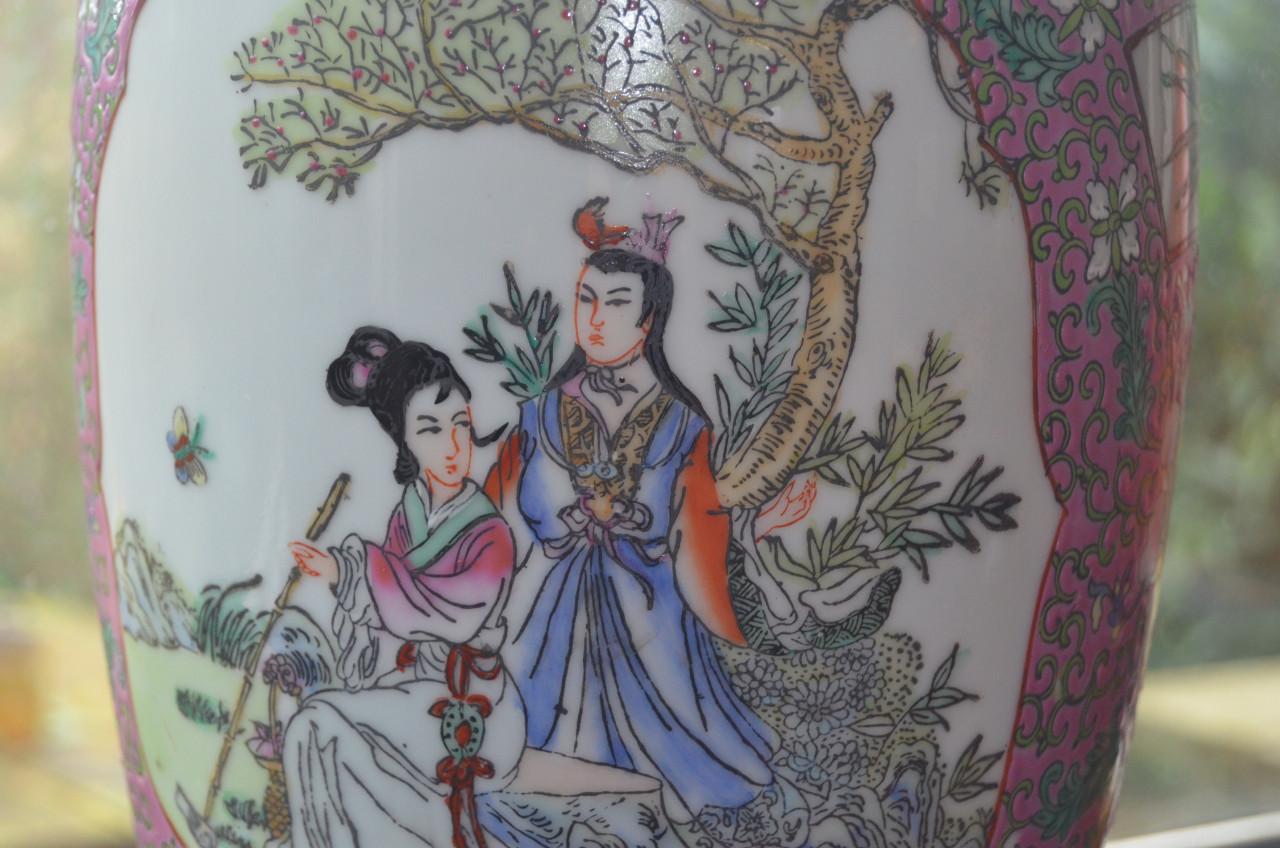 Mooie grote Chinese vaas, gesigneerd/gemerkt (2)