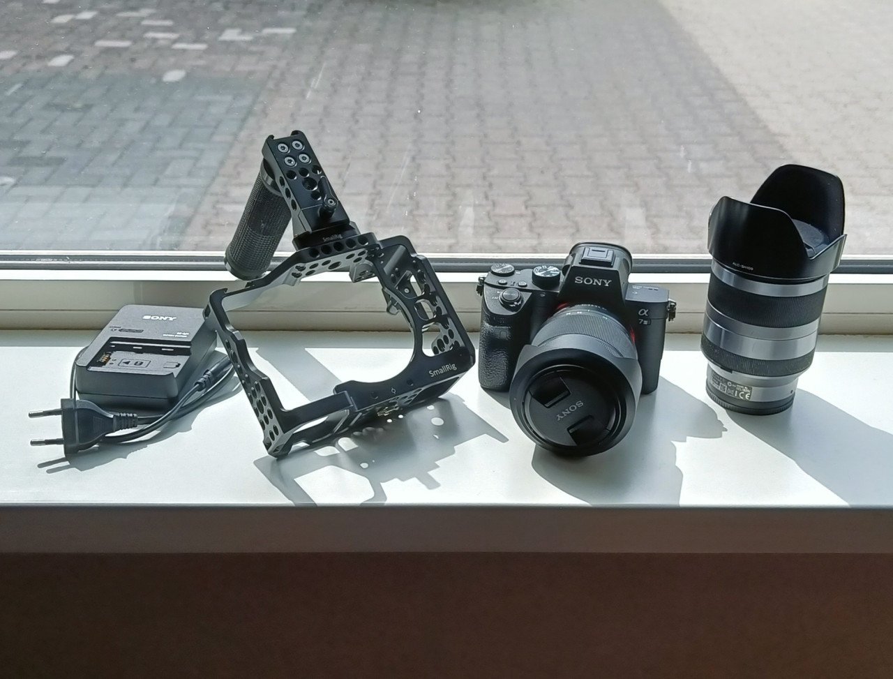 Sony A7 iii  incl. 18-200 zoomlens, 28-70 en smallrig