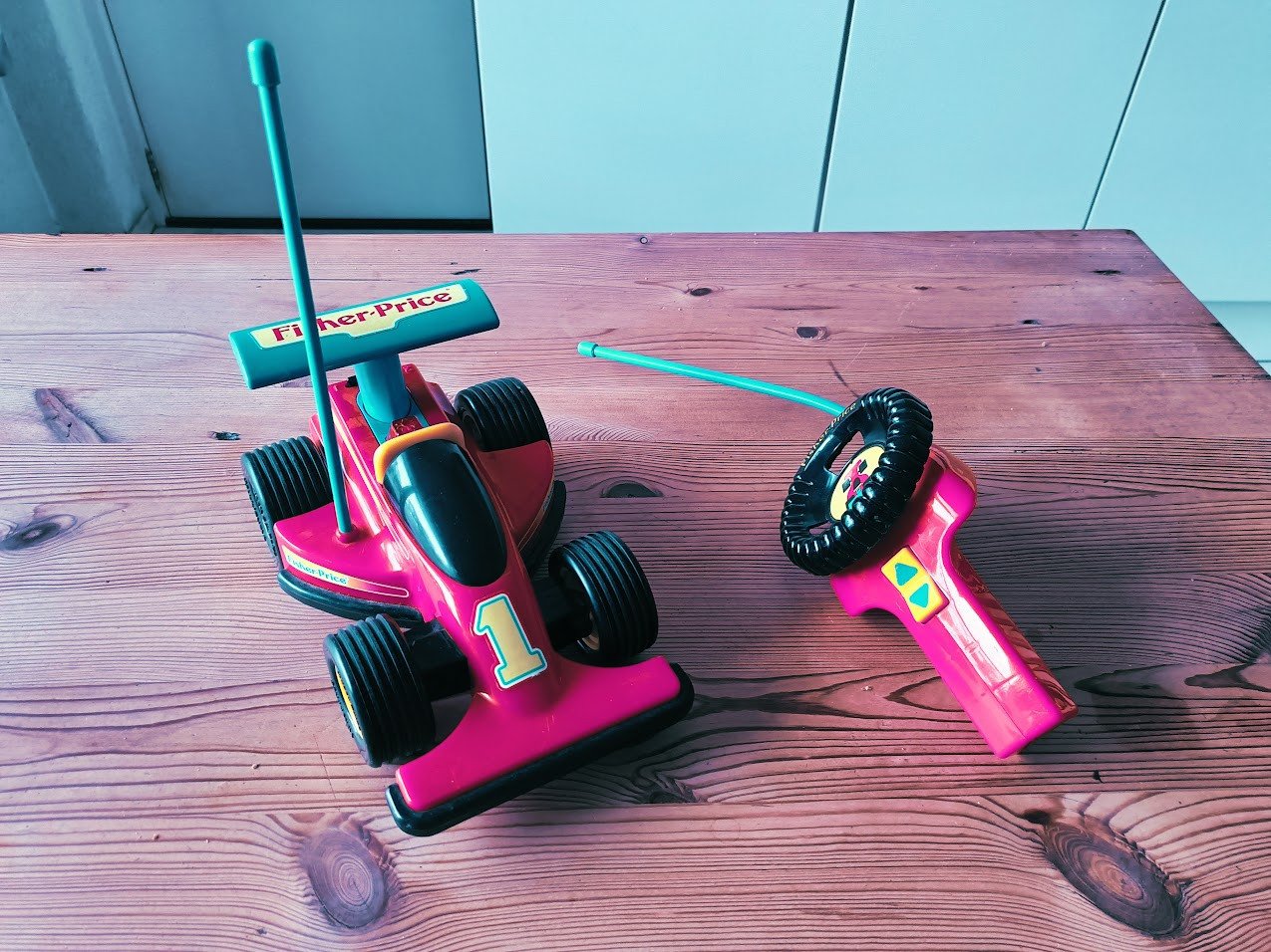 Raceauto  Fisher-Price Jaren '90 Retro Speelgoed met Afstandsbediening