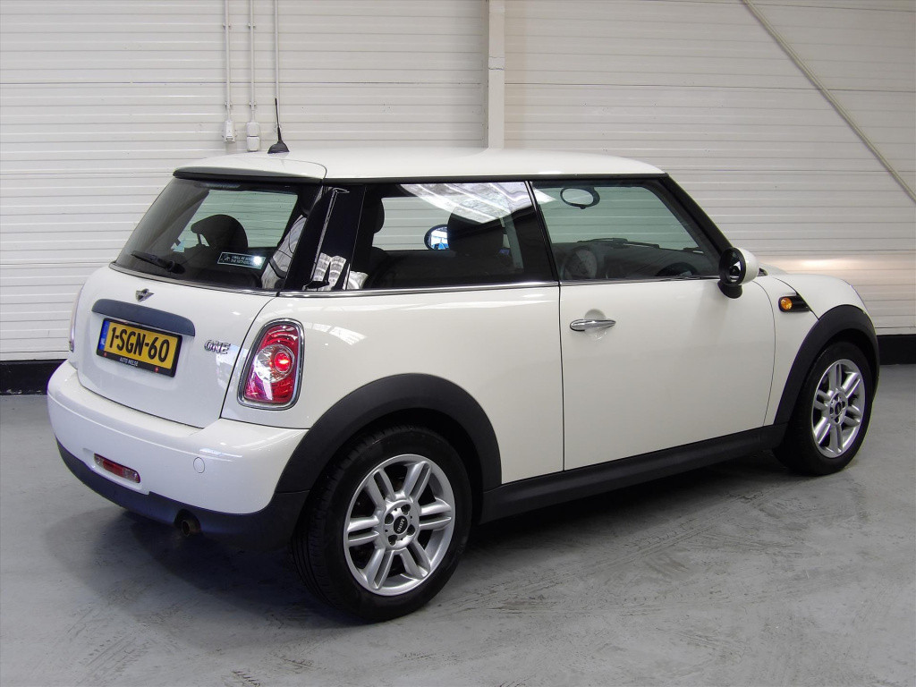 Mini One mini 1.6 75pk business line