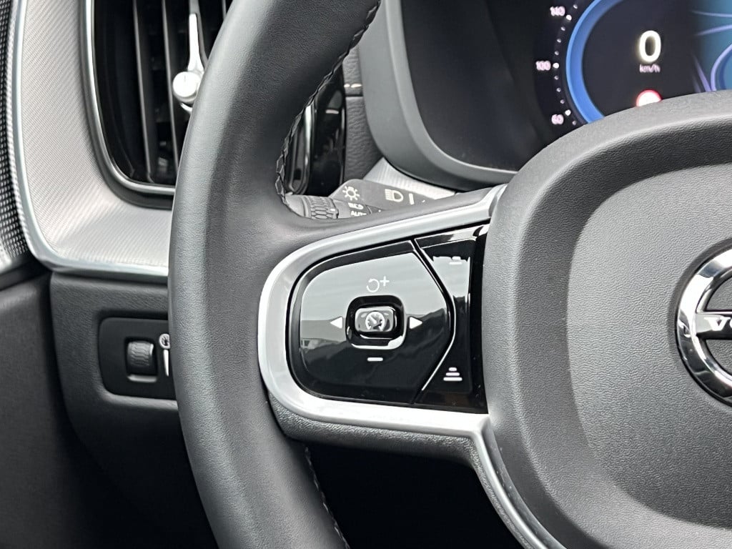Volvo XC60 t8 405pk polestar engineered| b&w sound| panodak| facelift| adap