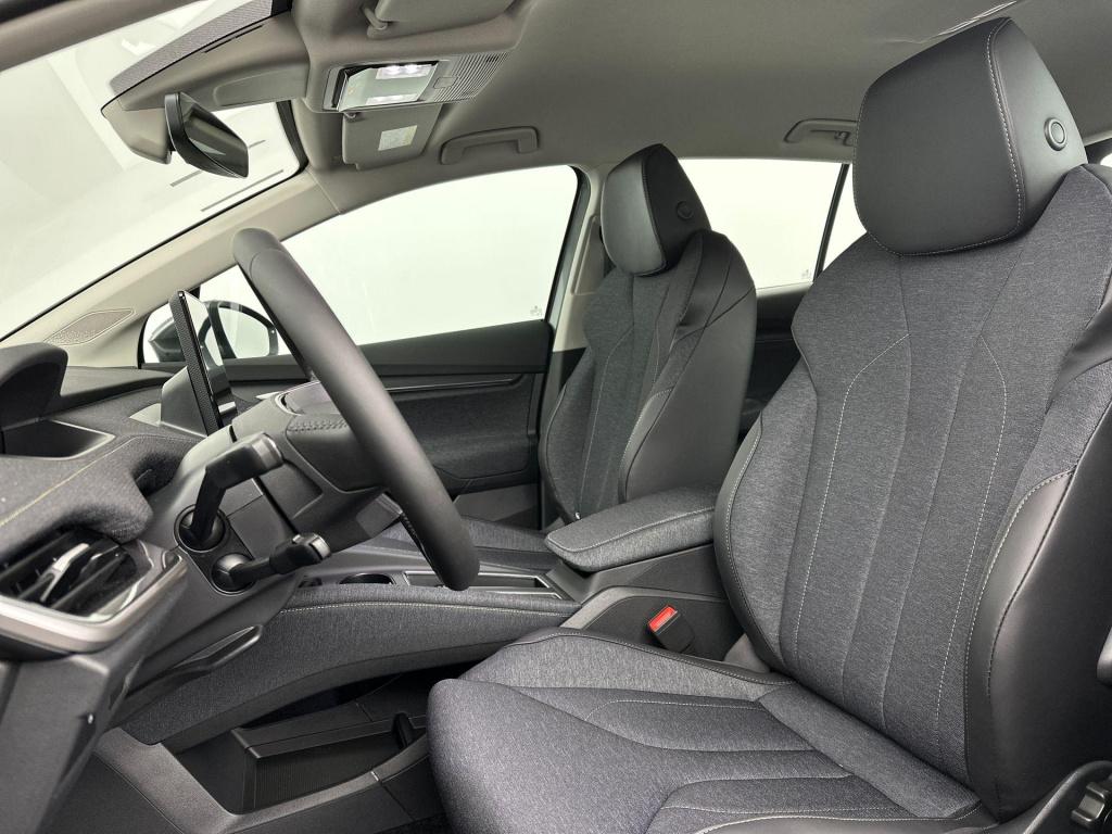 Skoda Elroq business edition elektromotor 150 kw / 204 pk suv