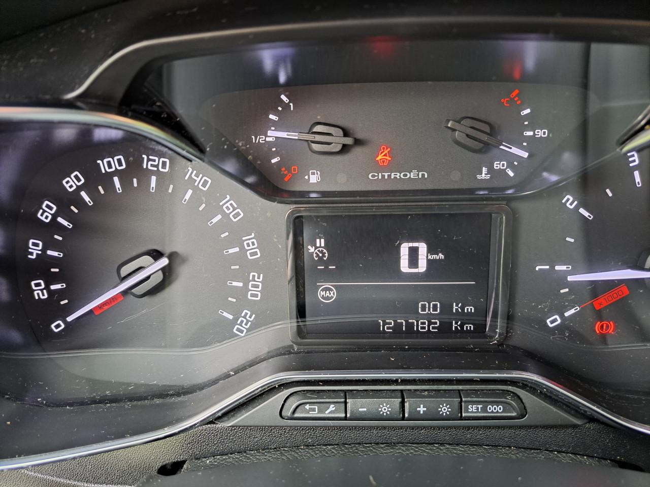 Te Koop Citroën C3 PureTech 1.2 Shine van bouwjaar 30 oktober 2017.